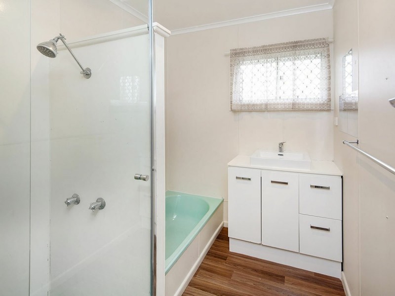 15 Barham Street, Coopers Plains QLD 4108