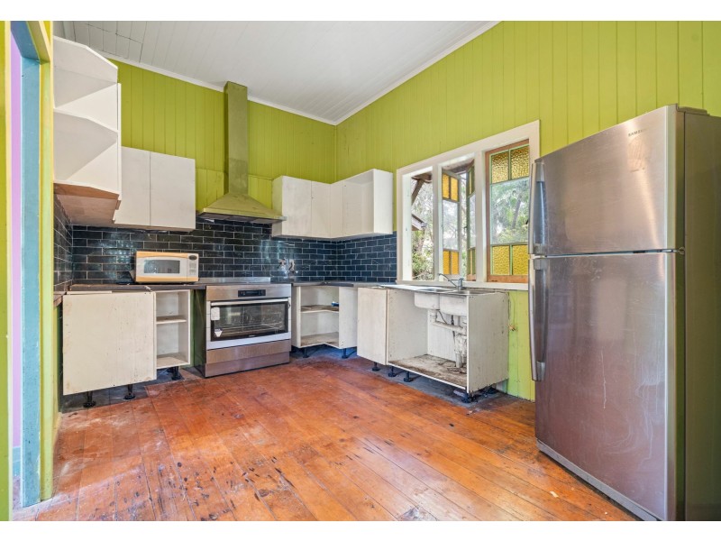 30 Holland Road, Holland Park QLD 4121