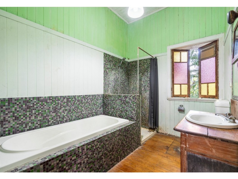 30 Holland Road, Holland Park QLD 4121