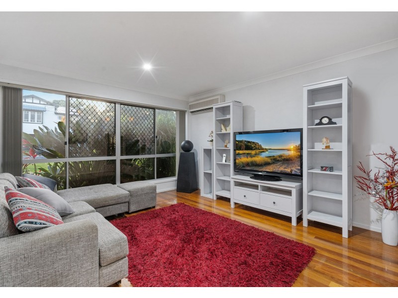16 Luya Street, Fairfield QLD 4103