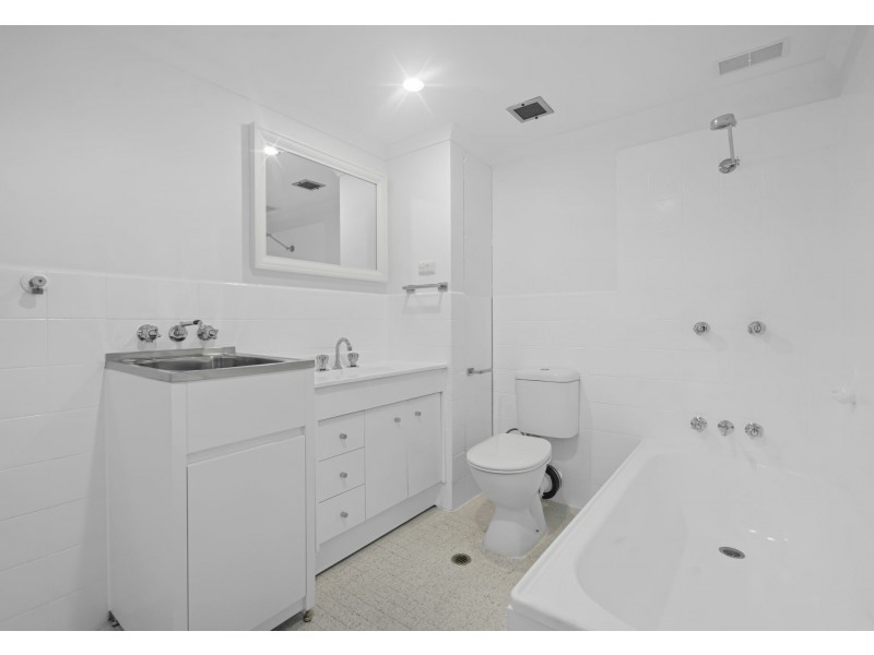 4/57 Dunellan Street, Greenslopes QLD 4120