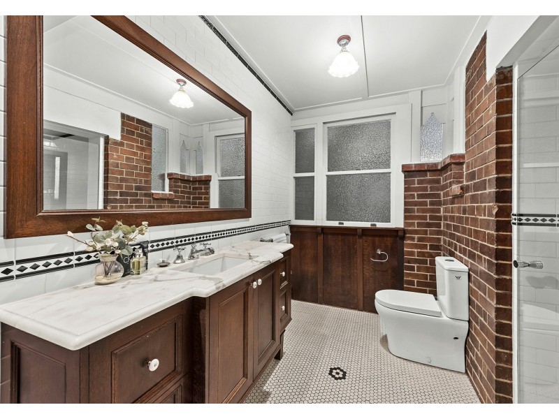 45 Cracknell Road, Annerley QLD 4103