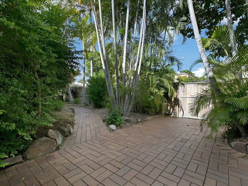 71 Leicester Street, Coorparoo QLD 4151