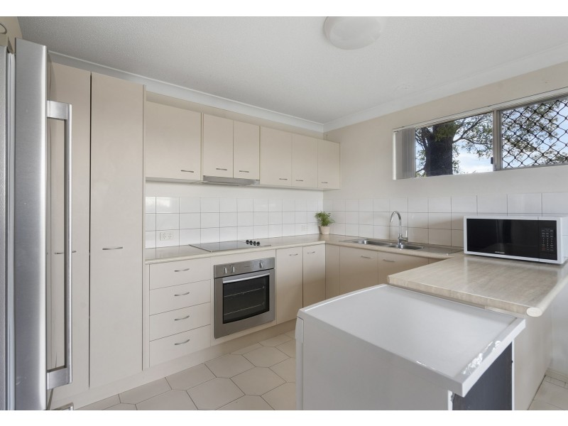 2/10 Portland Street, Annerley QLD 4103