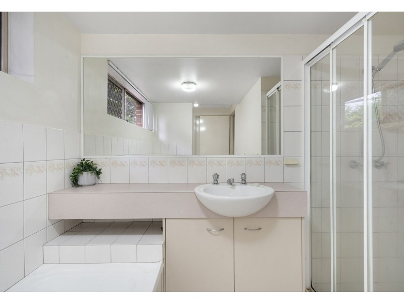 2/10 Portland Street, Annerley QLD 4103