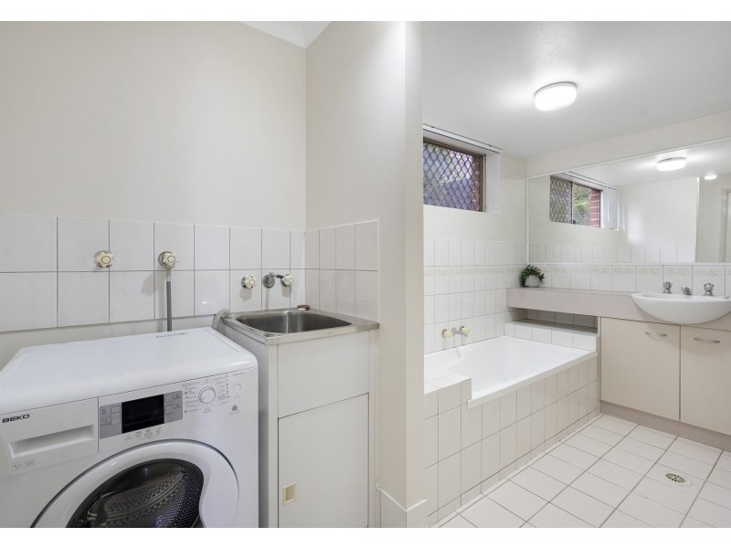 2/10 Portland Street, Annerley QLD 4103