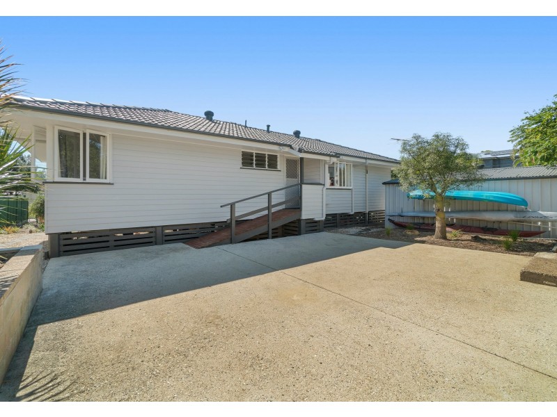 26 Arura Street, Mansfield QLD 4122