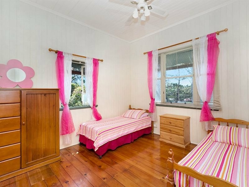 298 Fairfield Road, Yeronga QLD 4104