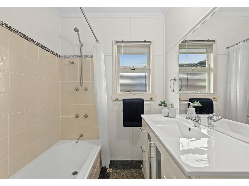 44 Rhyndarra Street, Yeronga QLD 4104