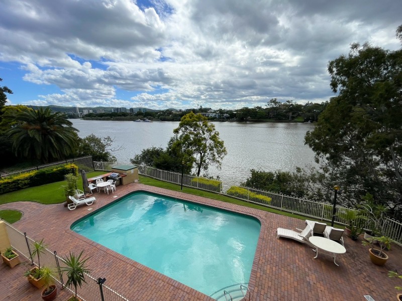 8/122 Macquarie Street, St Lucia QLD 4067