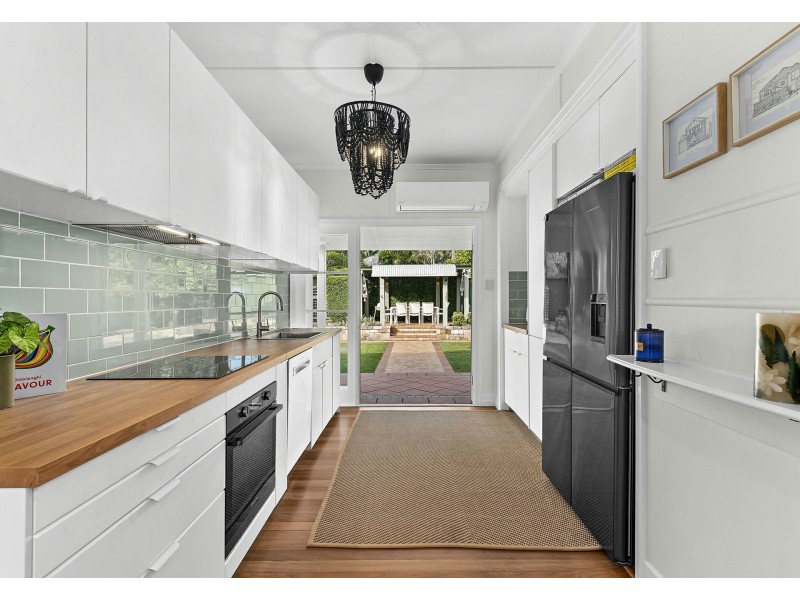 35 Ormuz Road, Yeronga QLD 4104