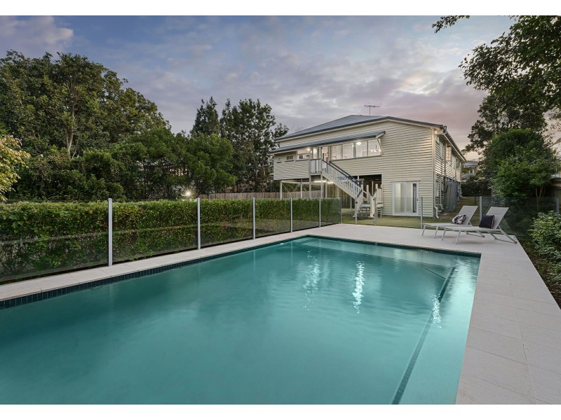 17 Wingarra Street, Yeerongpilly QLD 4105