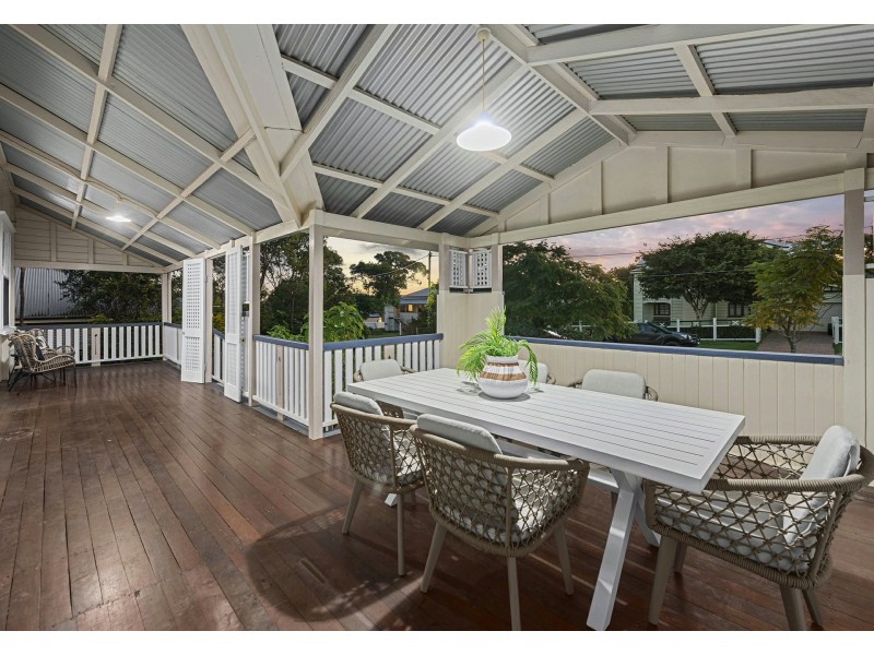 17 Wingarra Street, Yeerongpilly QLD 4105