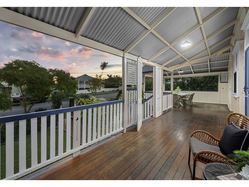 17 Wingarra Street, Yeerongpilly QLD 4105