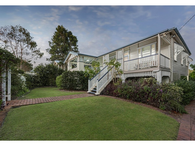 17 Wingarra Street, Yeerongpilly QLD 4105