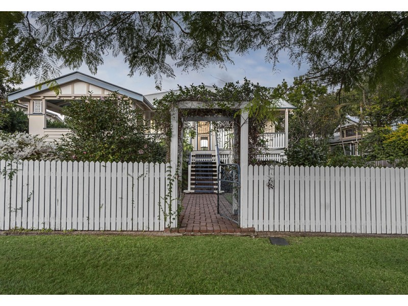 17 Wingarra Street, Yeerongpilly QLD 4105
