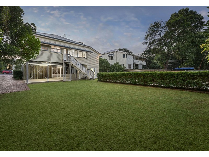 17 Wingarra Street, Yeerongpilly QLD 4105