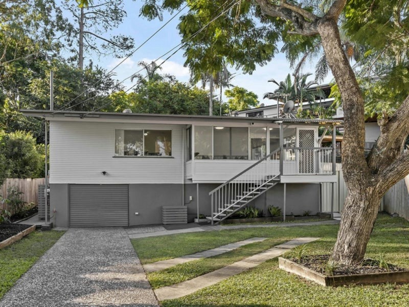 15 Yvonne Street, Yeronga QLD 4104