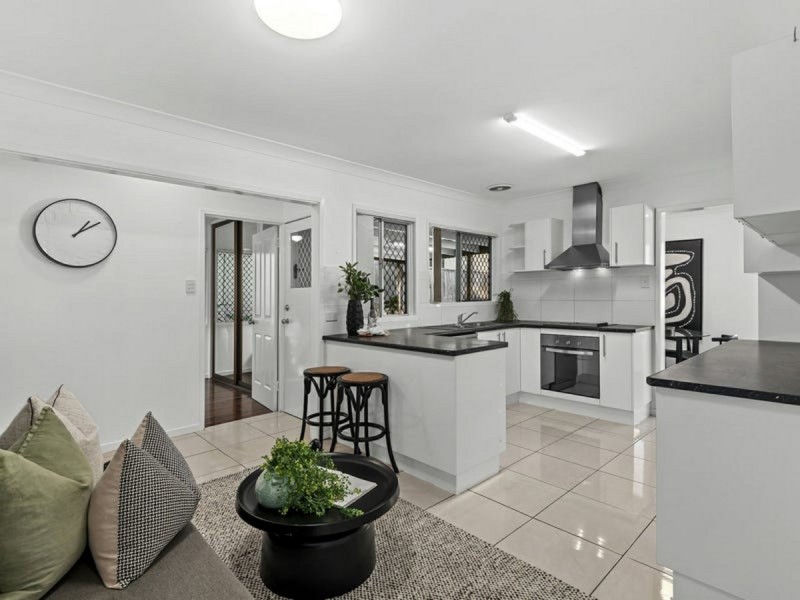 15 Yvonne Street, Yeronga QLD 4104