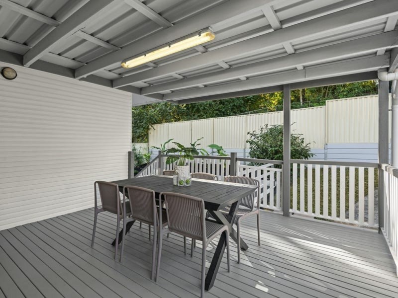 15 Yvonne Street, Yeronga QLD 4104