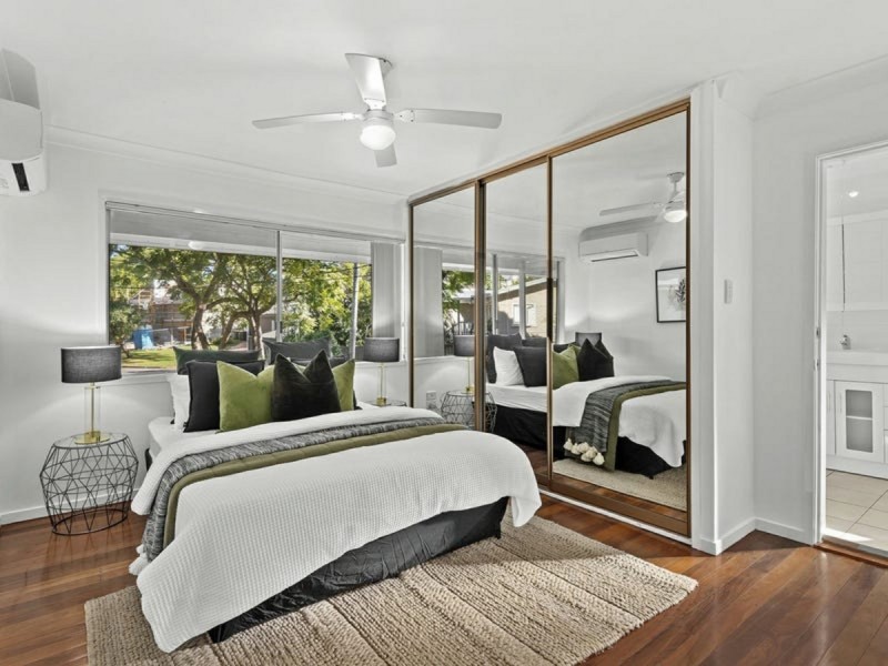 15 Yvonne Street, Yeronga QLD 4104