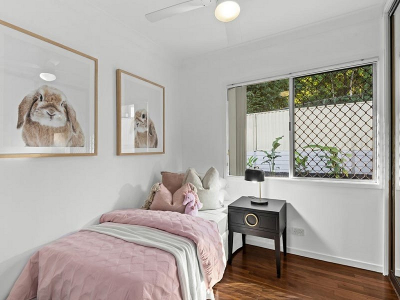 15 Yvonne Street, Yeronga QLD 4104