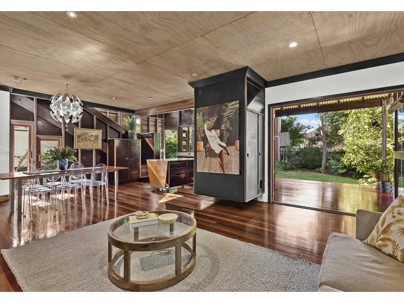 14 Turner Avenue, Fairfield QLD 4103
