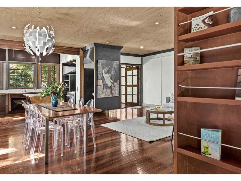 14 Turner Avenue, Fairfield QLD 4103
