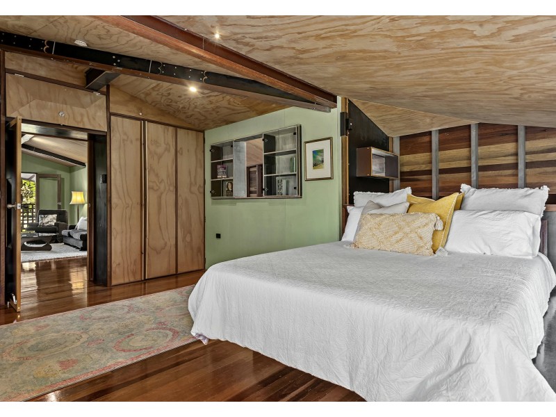 14 Turner Avenue, Fairfield QLD 4103