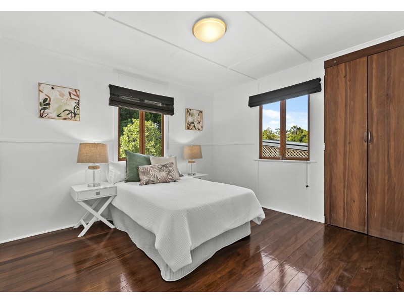 14 Turner Avenue, Fairfield QLD 4103