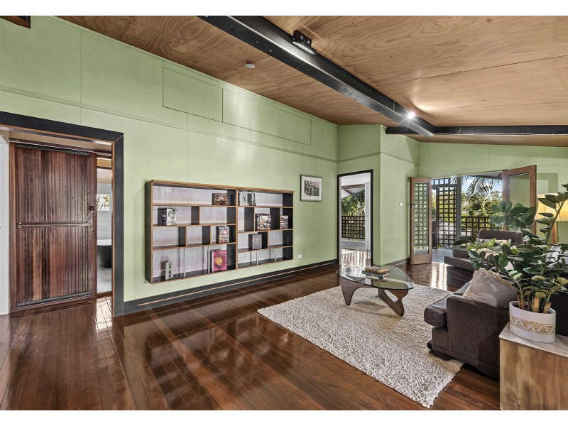 14 Turner Avenue, Fairfield QLD 4103