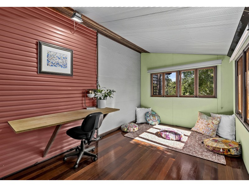 14 Turner Avenue, Fairfield QLD 4103