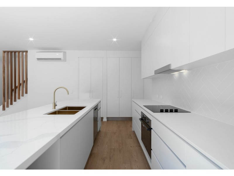 2/11 Blacket Street, Annerley QLD 4103