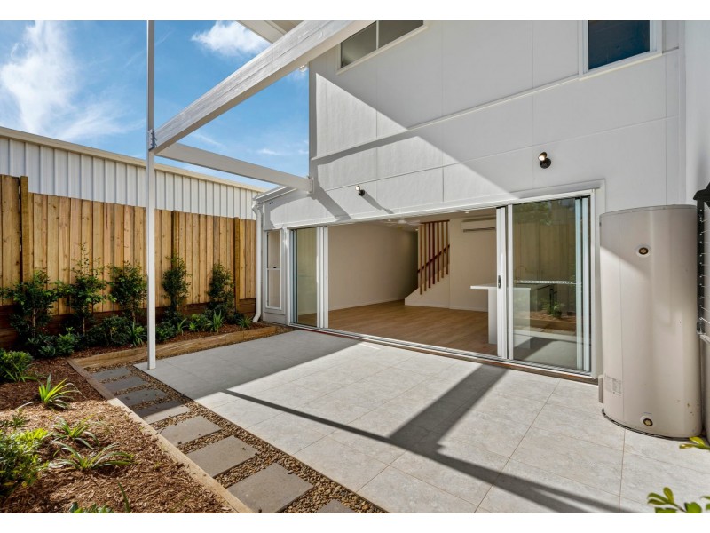 2/11 Blacket Street, Annerley QLD 4103