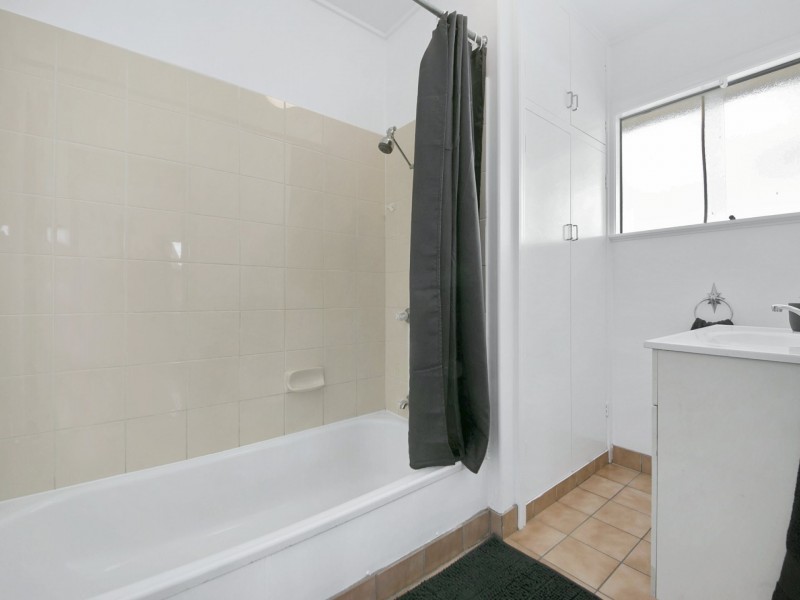 110 Fegen Drive, Moorooka QLD 4105