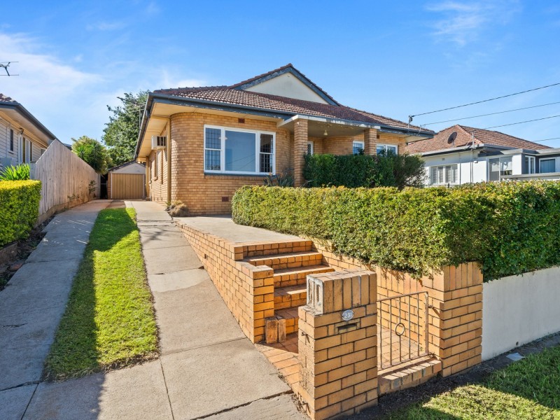 231 Rode Road, Wavell Heights QLD 4012