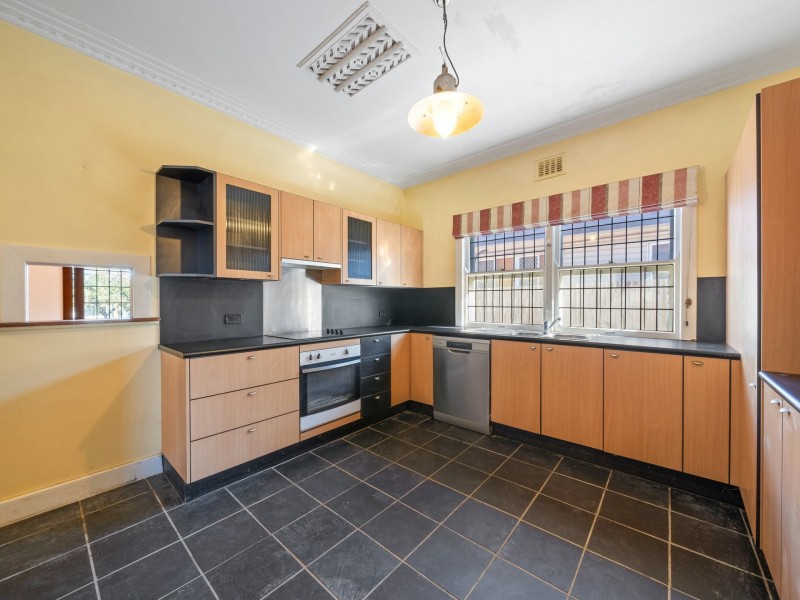 231 Rode Road, Wavell Heights QLD 4012