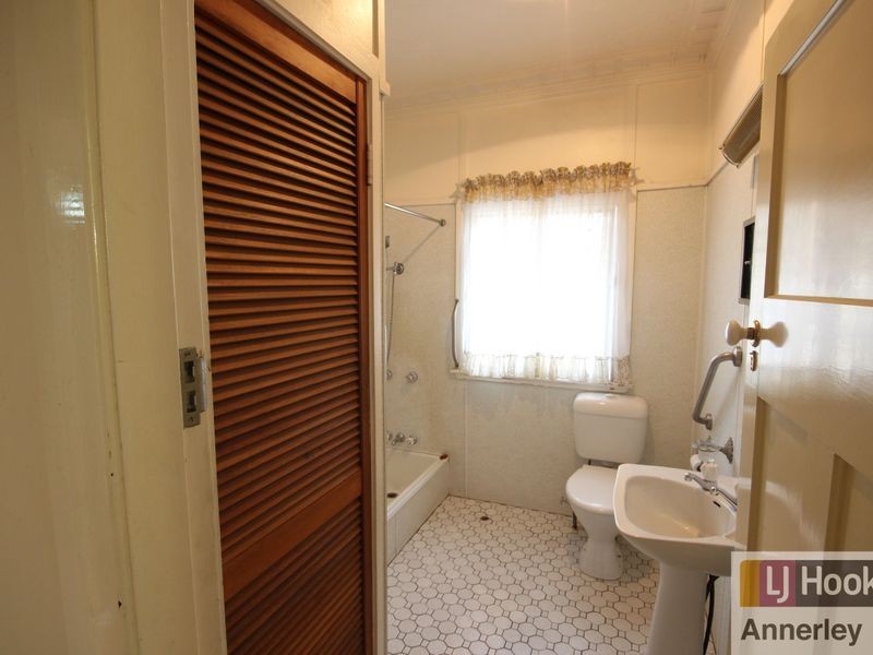 82 Mayfield Road, Moorooka QLD 4105