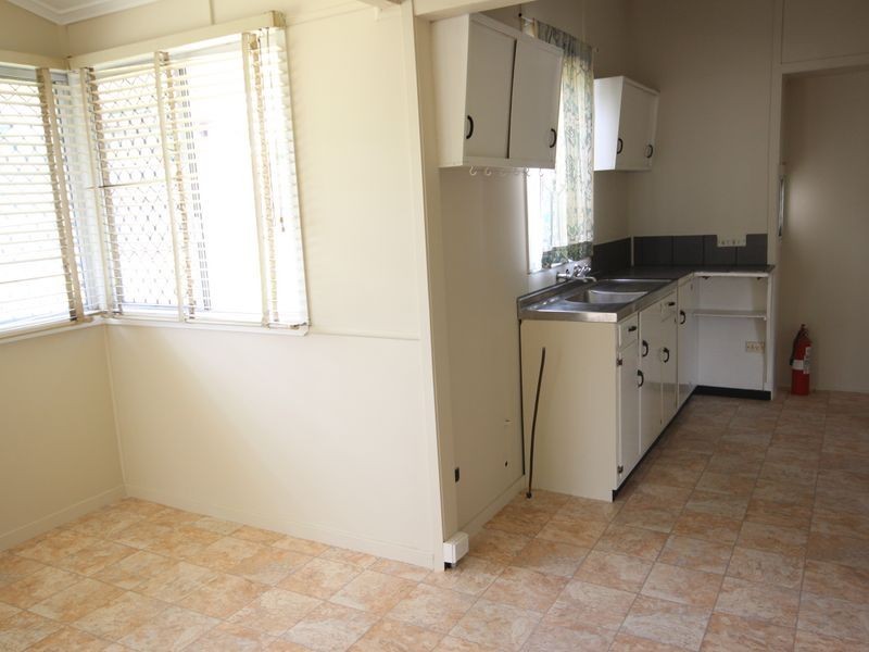 64 Fegen Drive, Moorooka QLD 4105