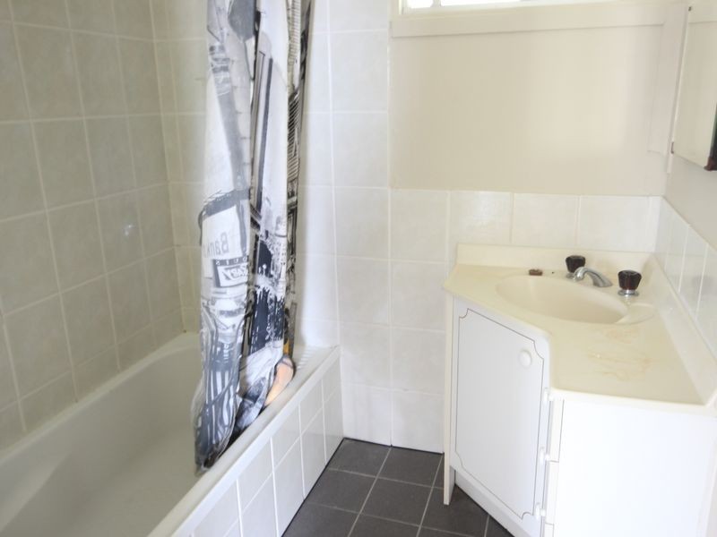 64 Fegen Drive, Moorooka QLD 4105