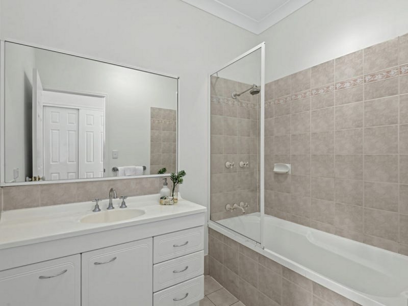 47 Bledisloe Street, Fairfield QLD 4103