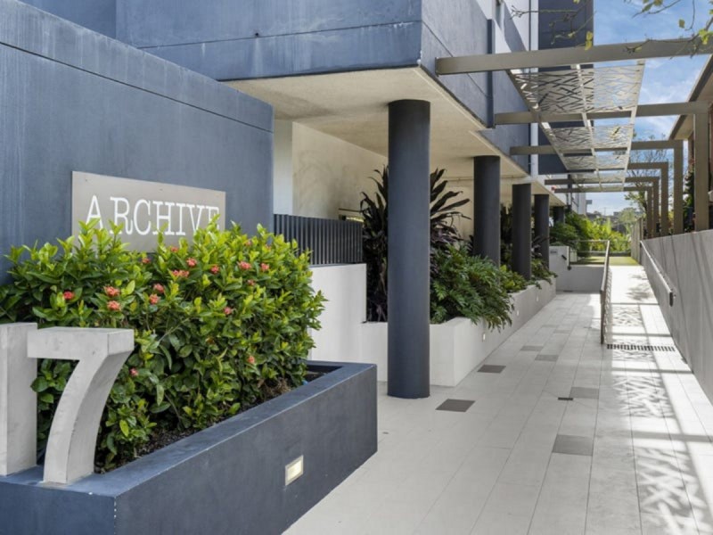 10/17 Carl Street, Woolloongabba QLD 4102