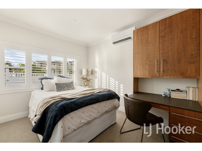 15 Orvieto Road, Yeronga QLD 4104