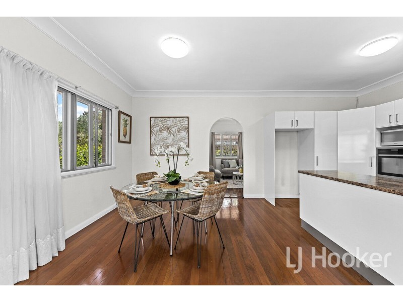 28 Crutchley Street, Fairfield QLD 4103