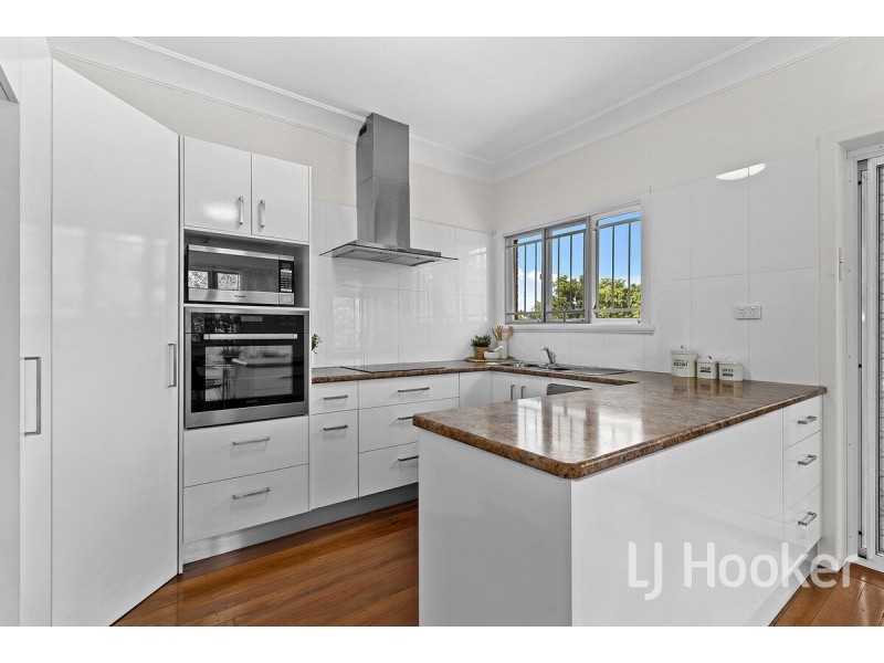 28 Crutchley Street, Fairfield QLD 4103