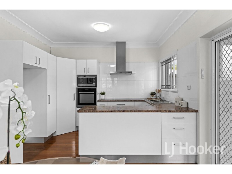 28 Crutchley Street, Fairfield QLD 4103