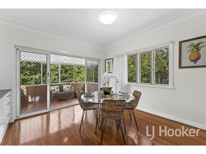 28 Crutchley Street, Fairfield QLD 4103