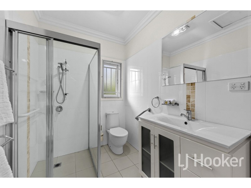 28 Crutchley Street, Fairfield QLD 4103