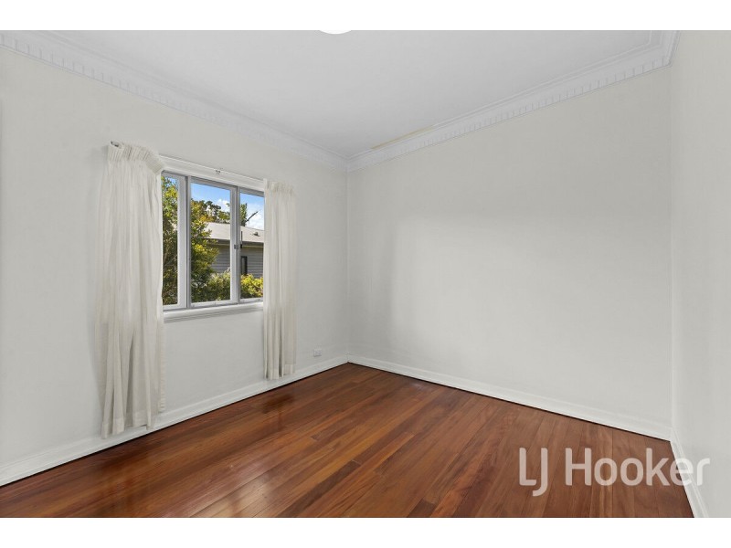 28 Crutchley Street, Fairfield QLD 4103