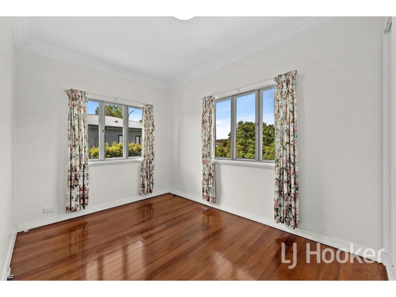 28 Crutchley Street, Fairfield QLD 4103